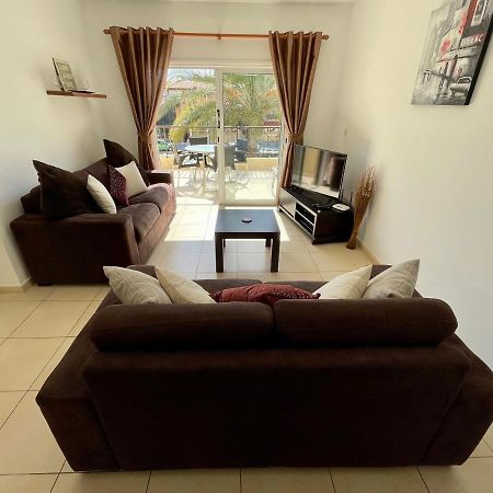 109 Queens Gardens, Paphos Apartment Exterior foto