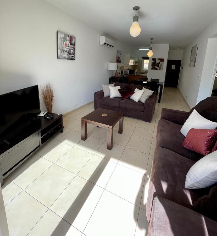 109 Queens Gardens, Paphos Apartment Exterior foto