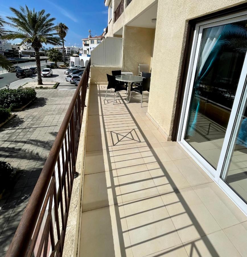 109 Queens Gardens, Paphos Apartment Exterior foto