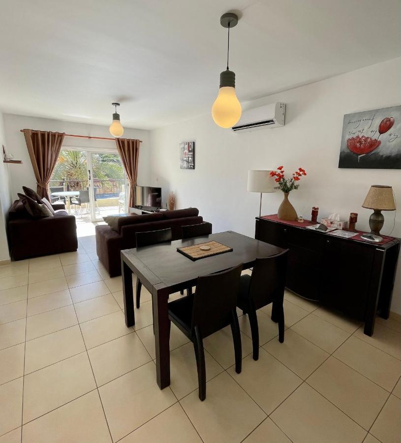 109 Queens Gardens, Paphos Apartment Exterior foto